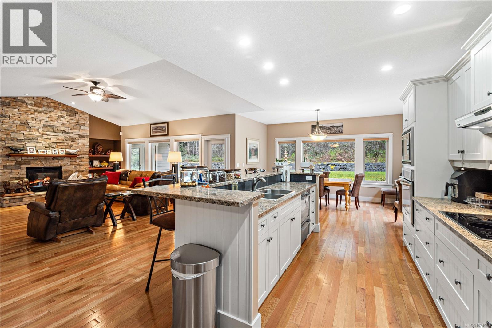 700 Wildgreen Way, Parksville