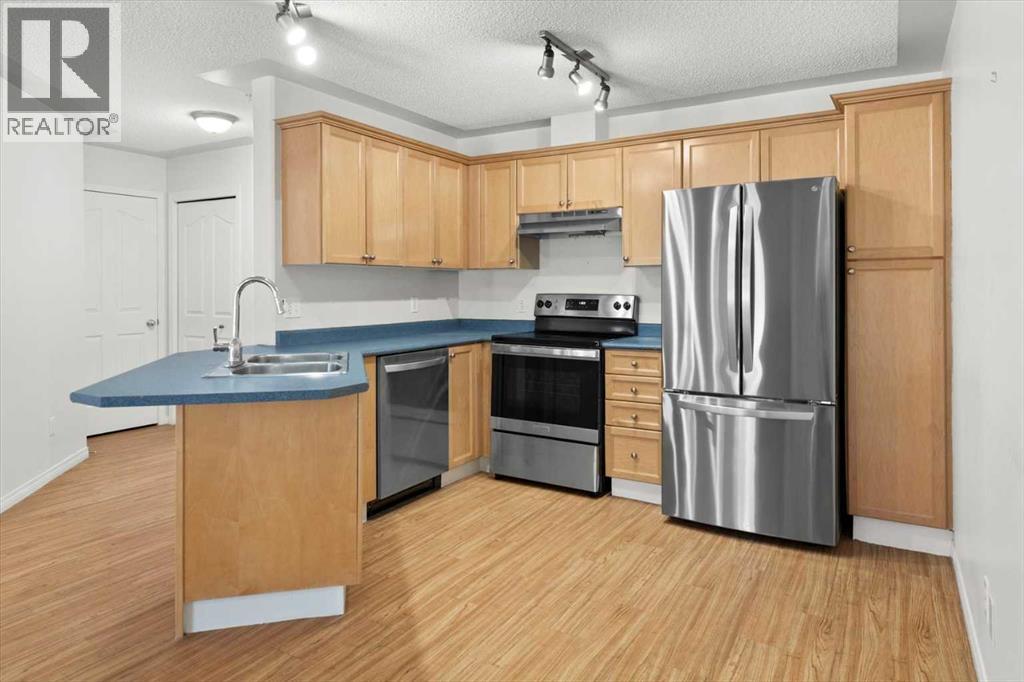 Single Family House for Sale in   Rocky Vista Park NW Rocky Ridge Calgary 