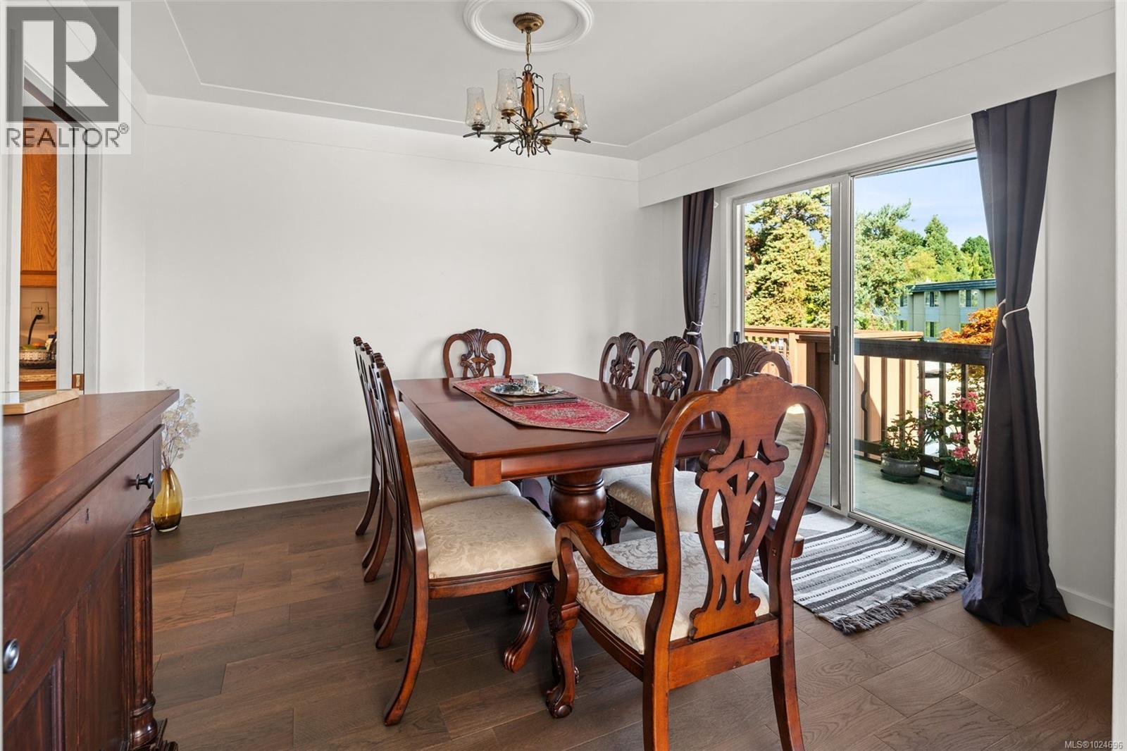  3940 Oakdale Place, Saanich