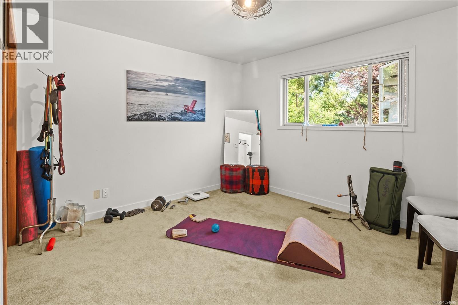  3940 Oakdale Place, Saanich