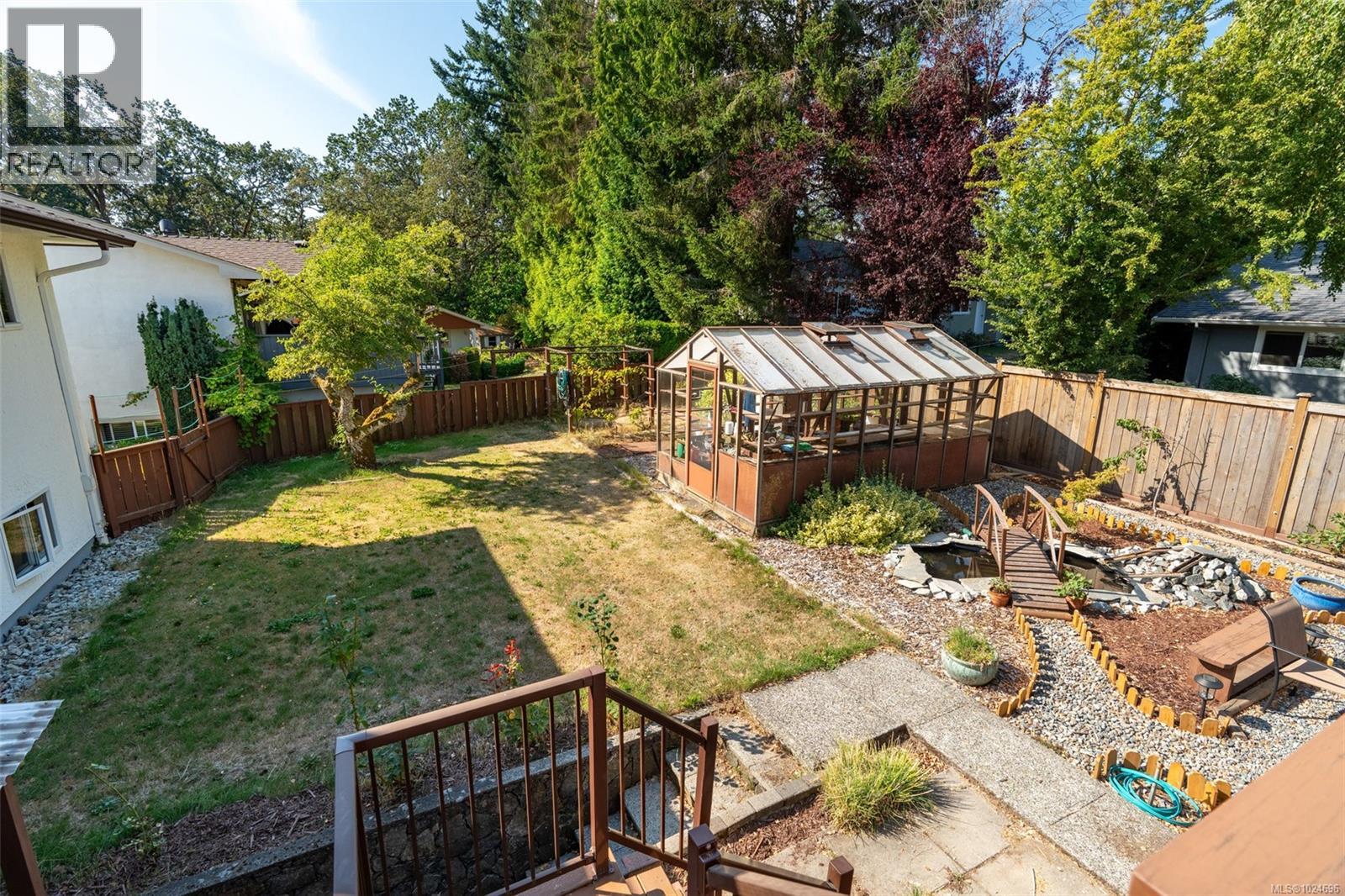  3940 Oakdale Place, Saanich
