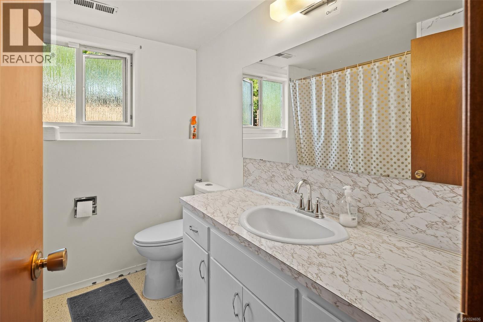  3940 Oakdale Place, Saanich