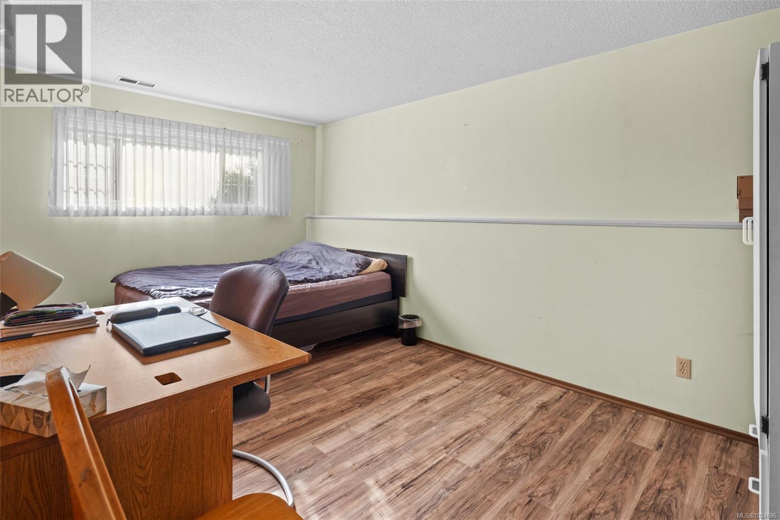  3940 Oakdale Place, Saanich