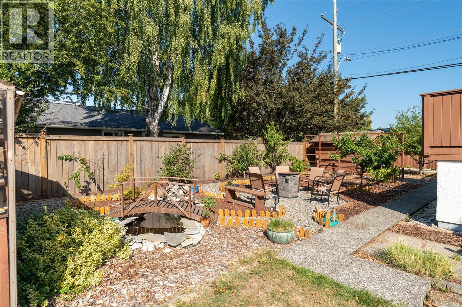  3940 Oakdale Place, Saanich