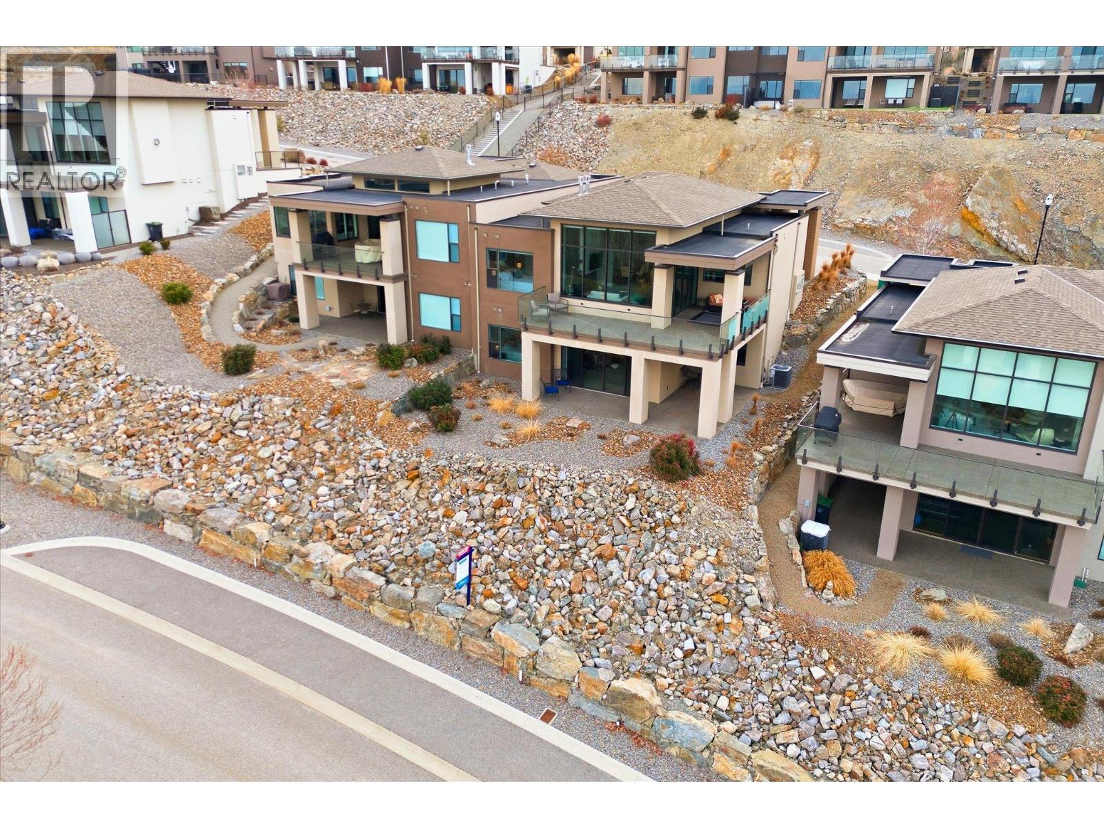  468 Sparrow Hawk Court, Kelowna