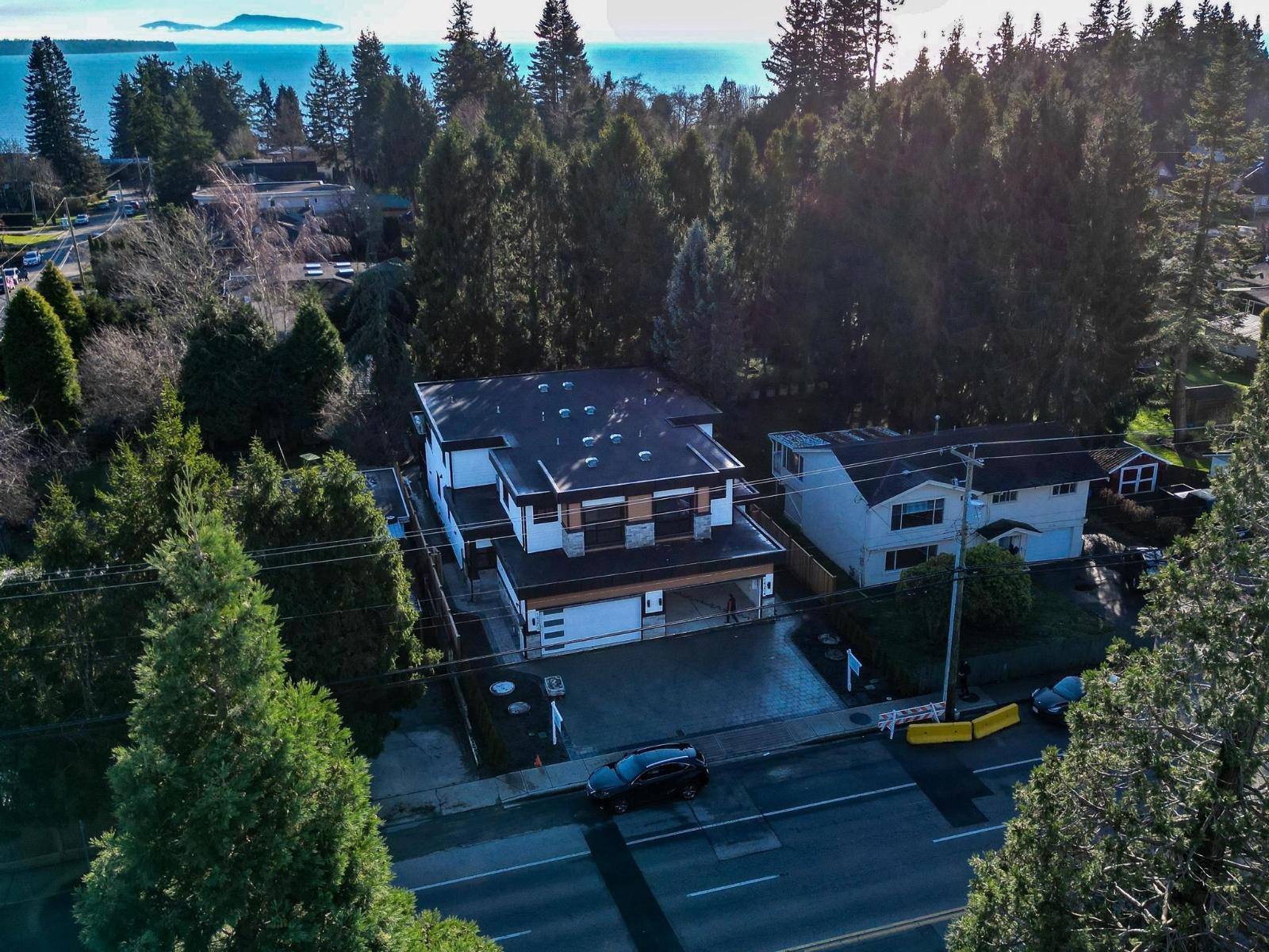 14206 NORTH BLUFF ROAD, White Rock