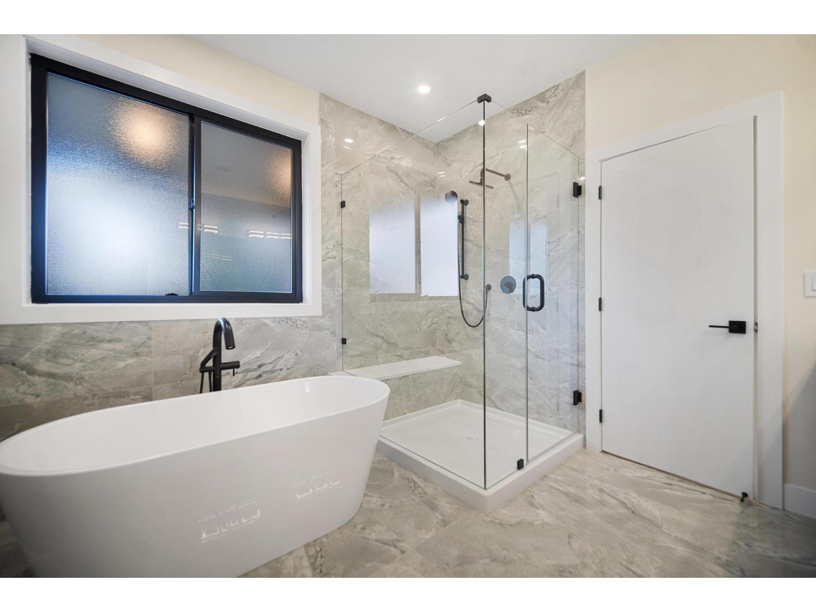 14206 NORTH BLUFF ROAD, White Rock