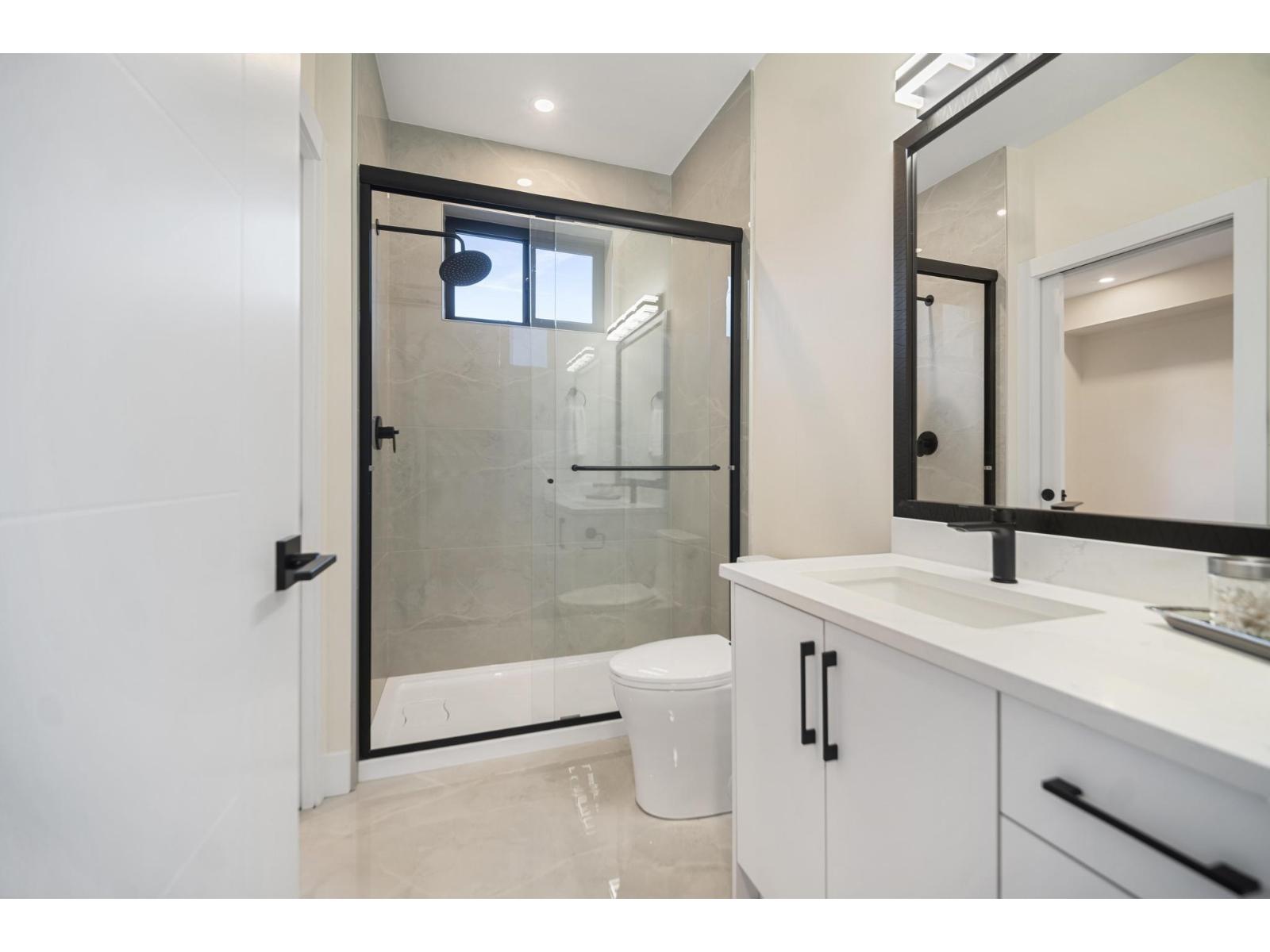 14206 NORTH BLUFF ROAD, White Rock