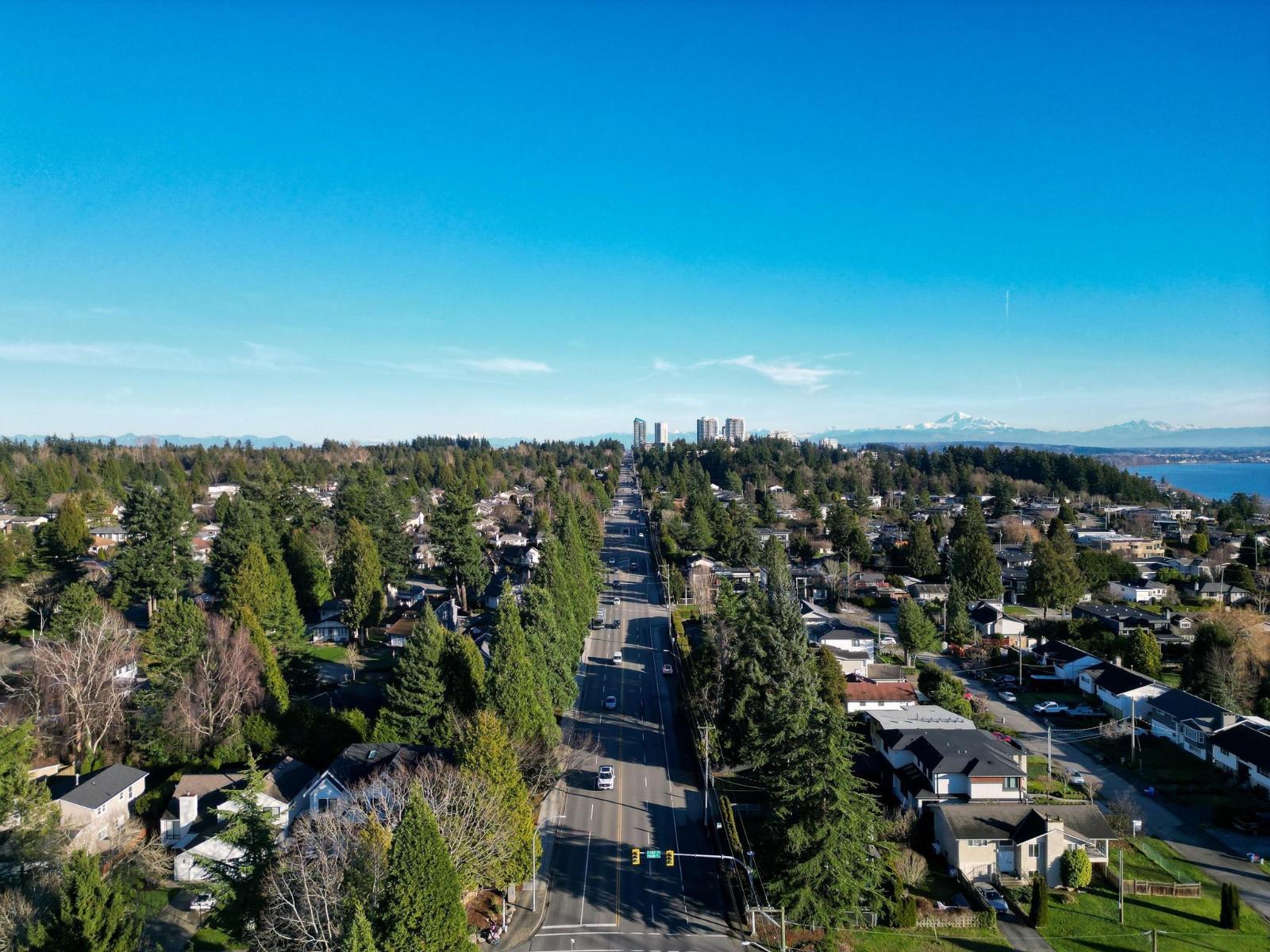 14204 NORTH BLUFF ROAD, White Rock