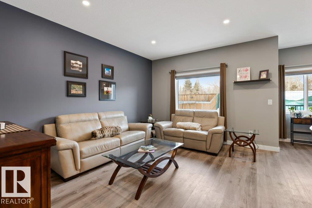 76 ROYAL ST, St. Albert