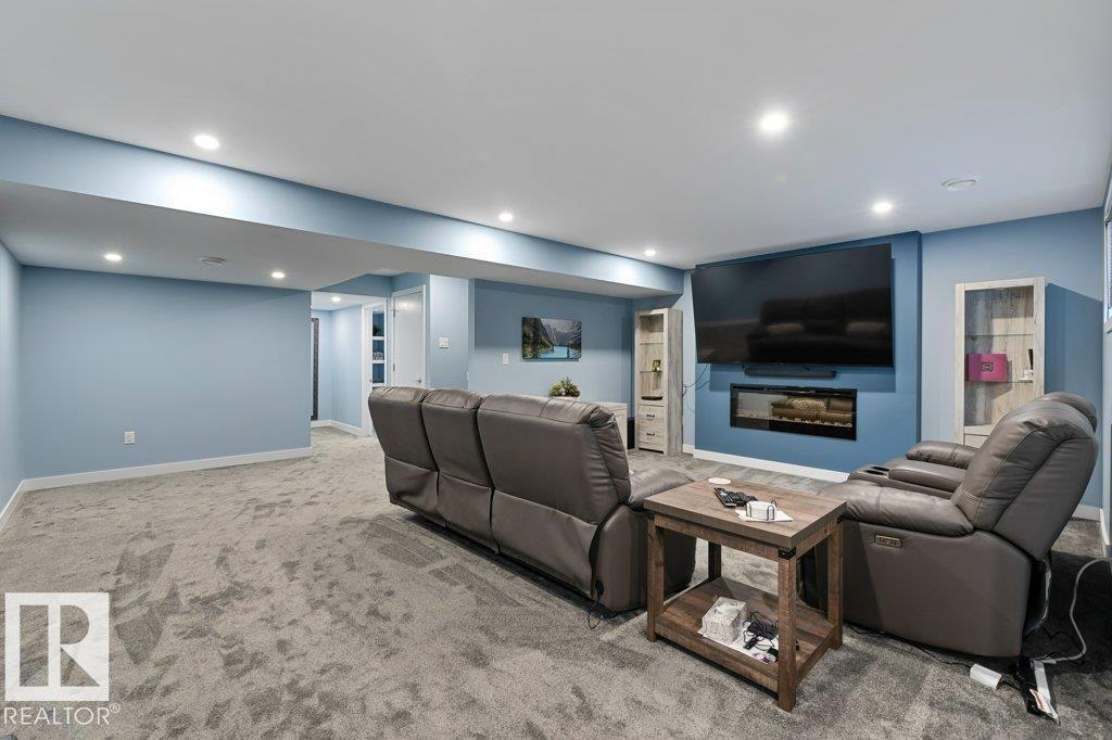 76 ROYAL ST, St. Albert