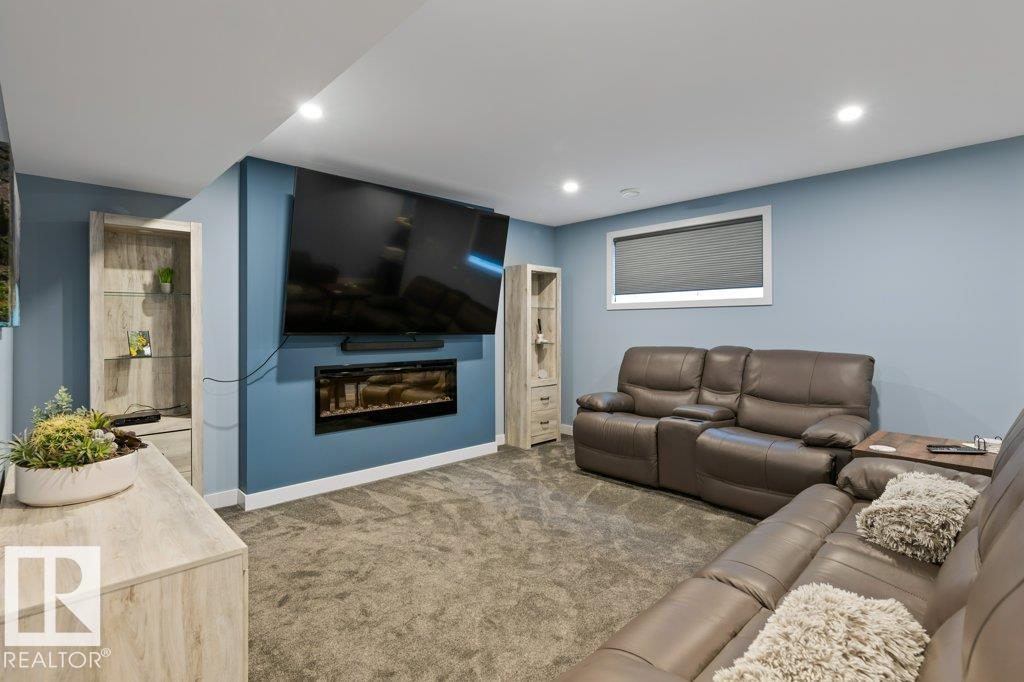 76 ROYAL ST, St. Albert