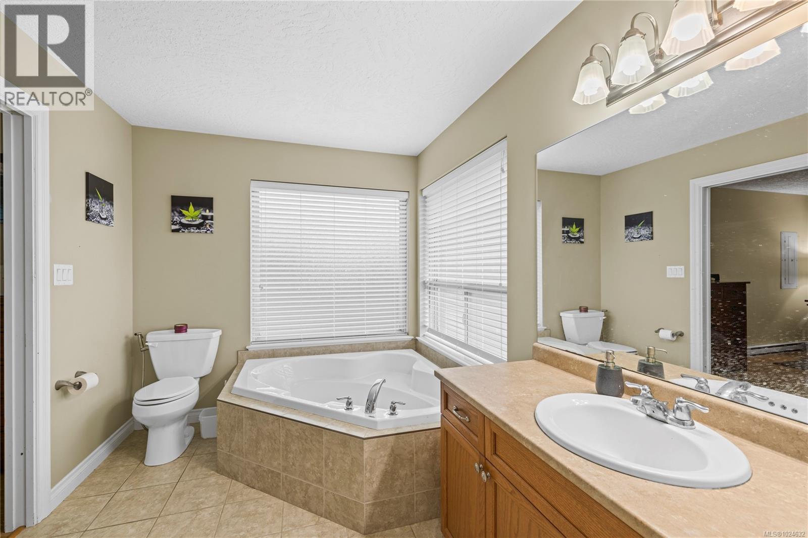 1738 Martini Way, Qualicum Beach