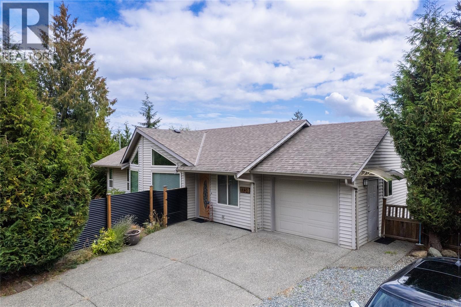 1738 Martini Way, Qualicum Beach