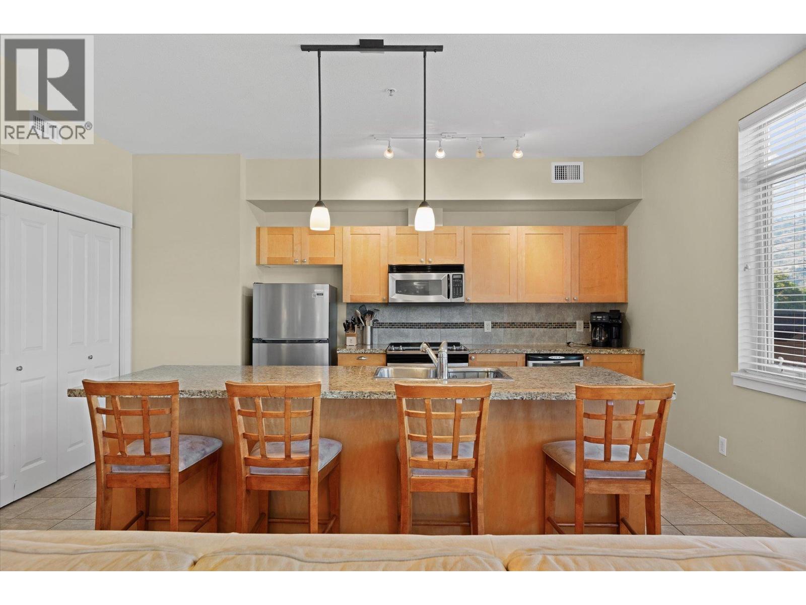 301 4205 Gellatly Road, West Kelowna