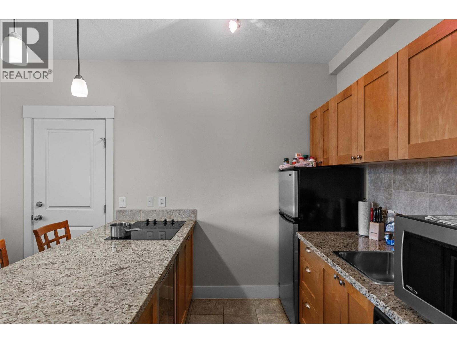 301 4205 Gellatly Road, West Kelowna