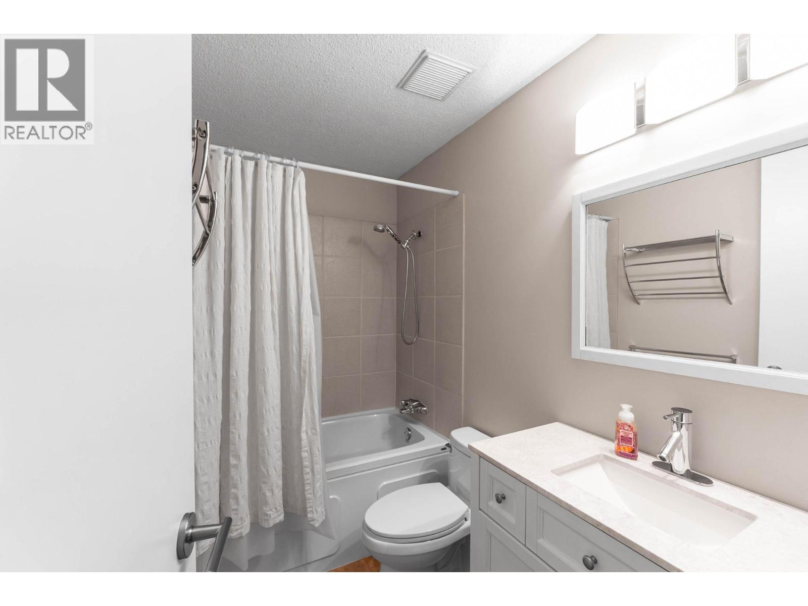  1100 Sussex Road, West Kelowna