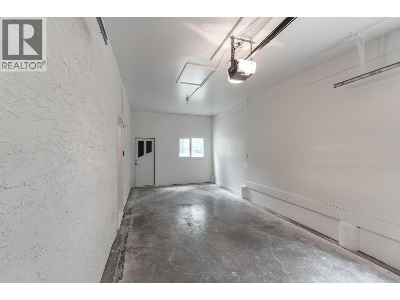  1100 Sussex Road, West Kelowna