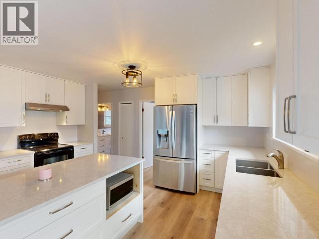 2440 JENKINSON ROAD, Powell River