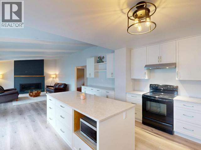 2440 JENKINSON ROAD, Powell River