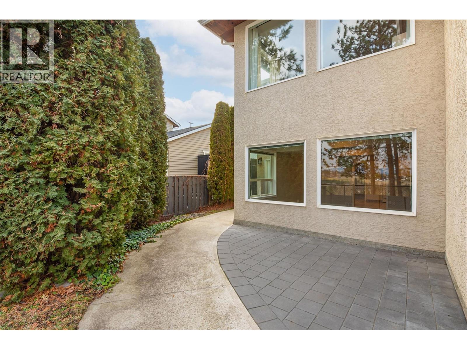  2063 Horizon Drive, West Kelowna