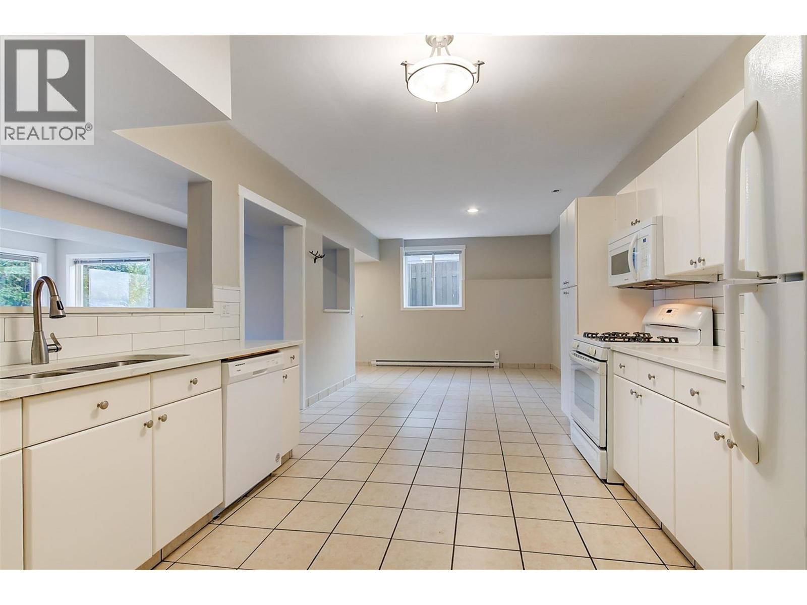  2063 Horizon Drive, West Kelowna