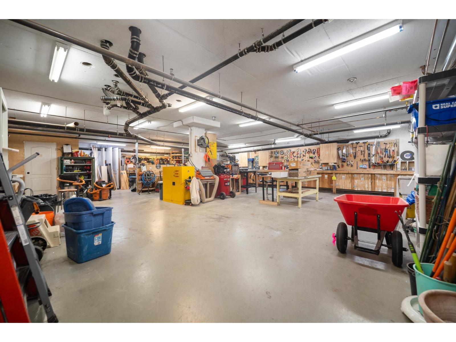 205 1929 154 STREET, Surrey