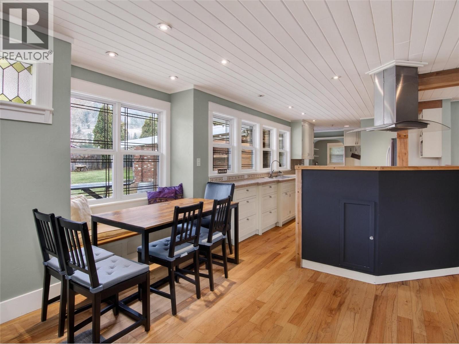 410 Upper Bench Road N, Penticton