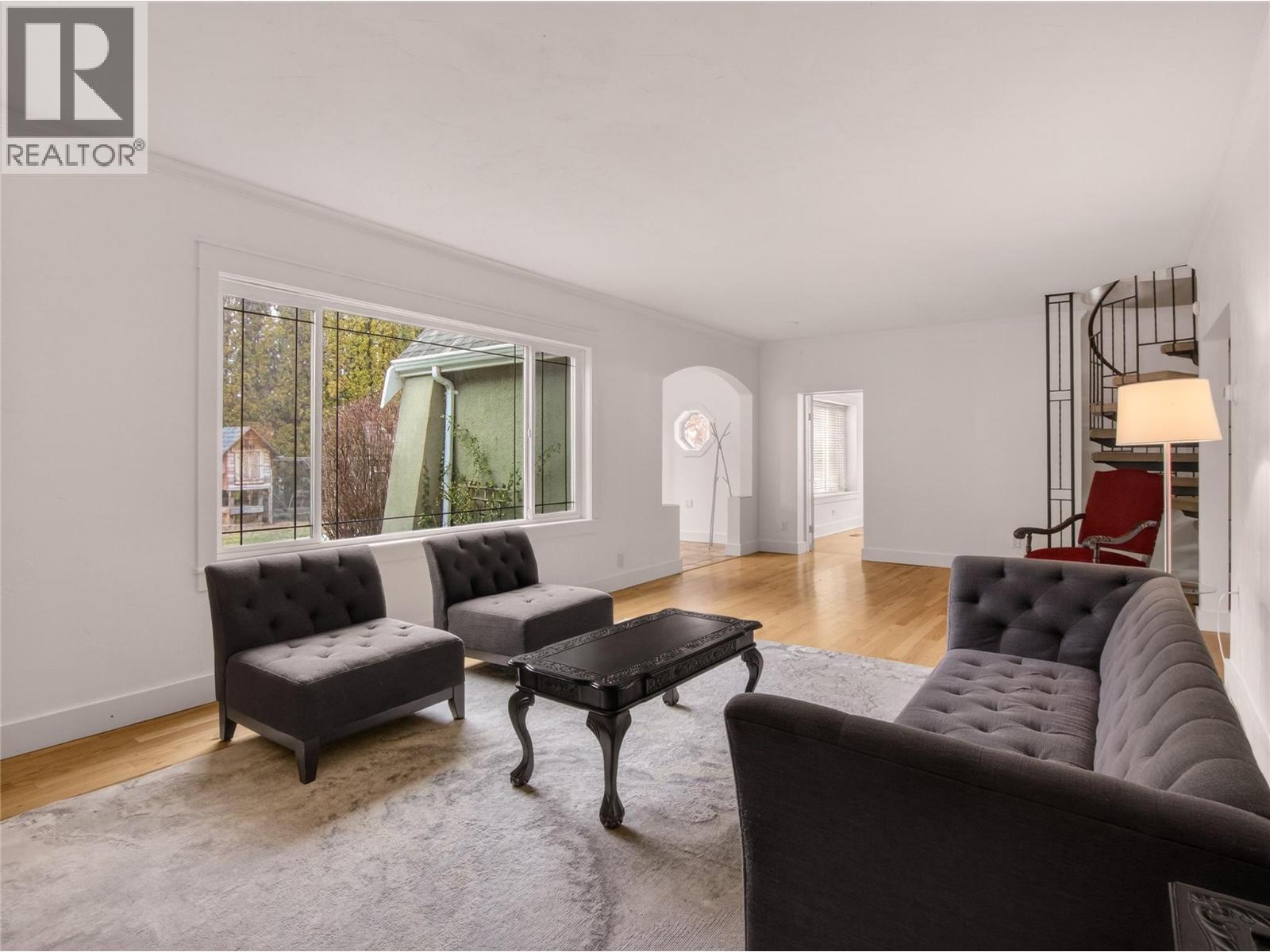 410 Upper Bench Road N, Penticton