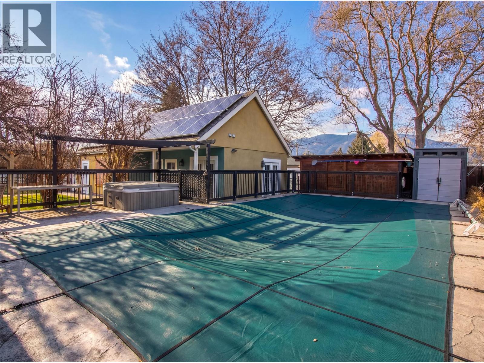 410 Upper Bench Road N, Penticton