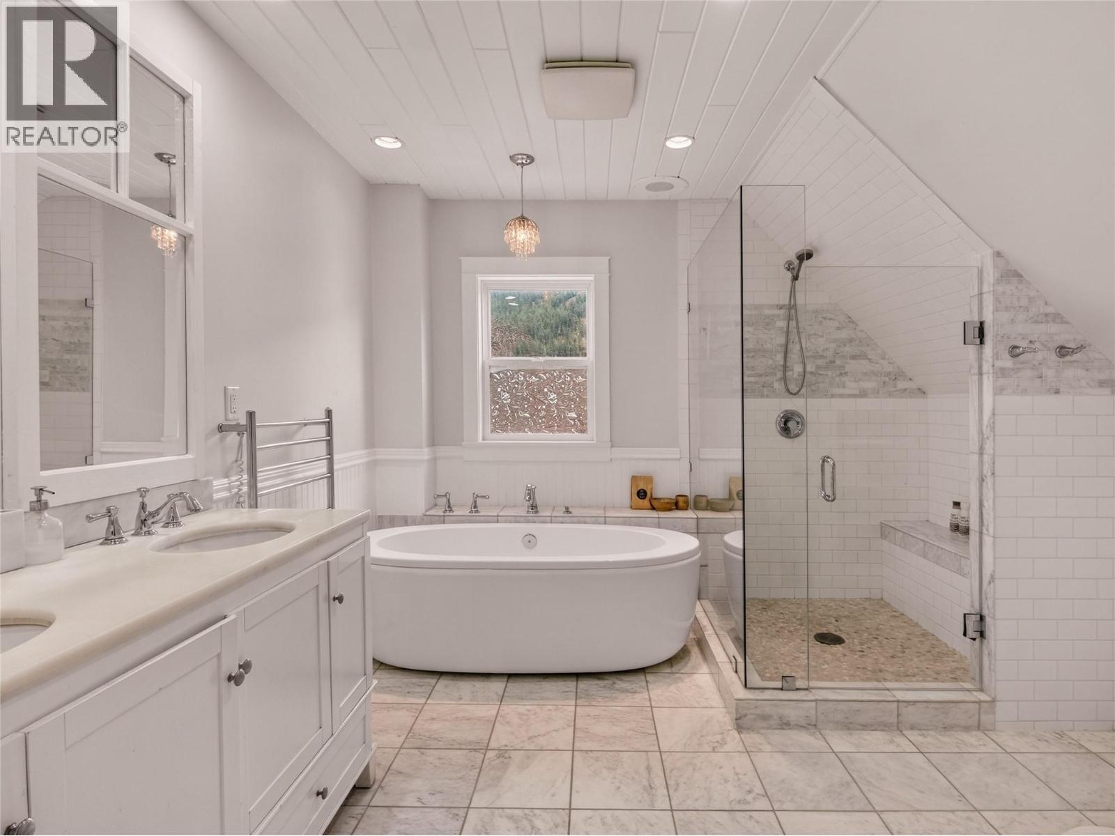 410 Upper Bench Road N, Penticton