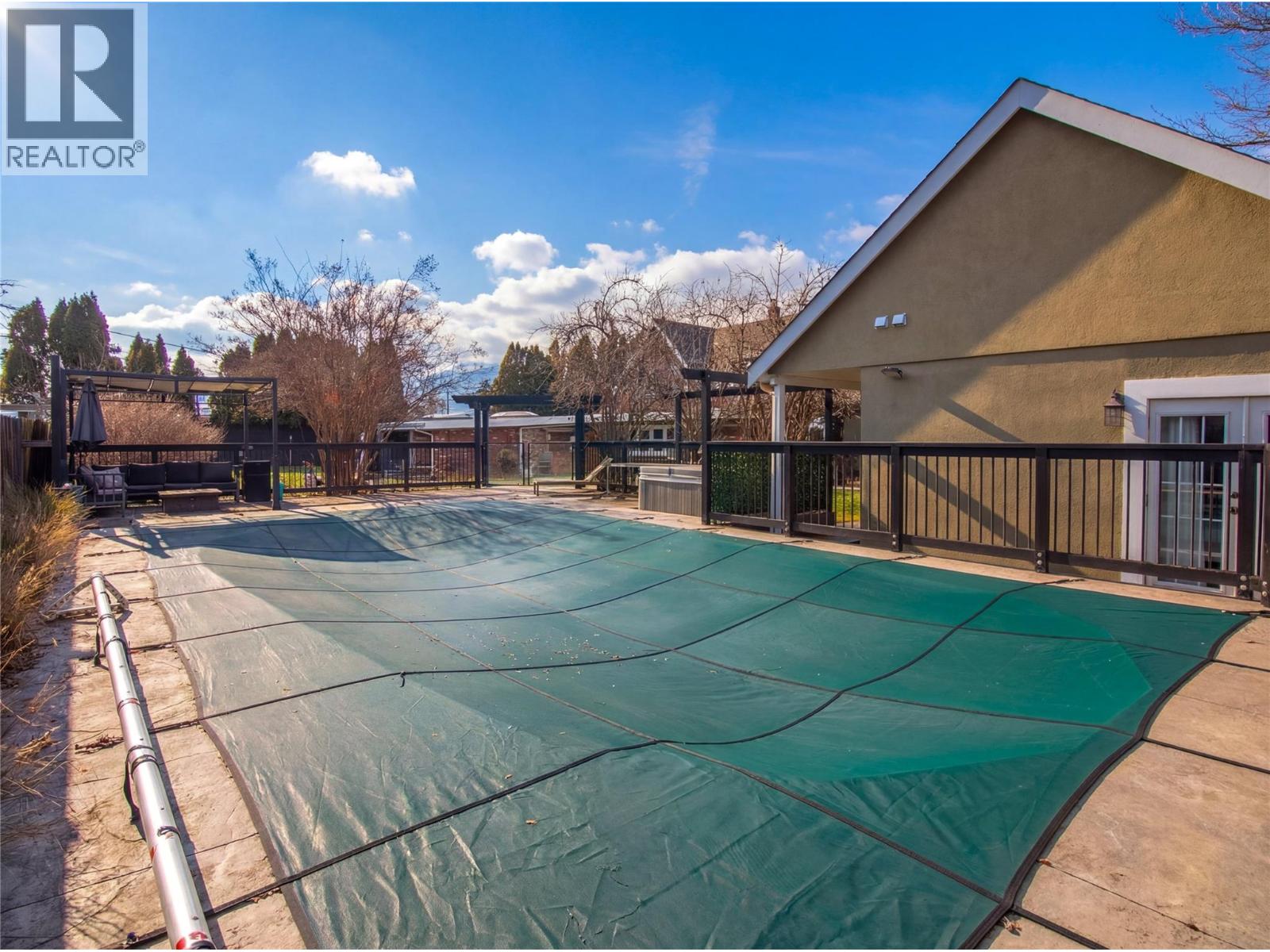 410 Upper Bench Road N, Penticton