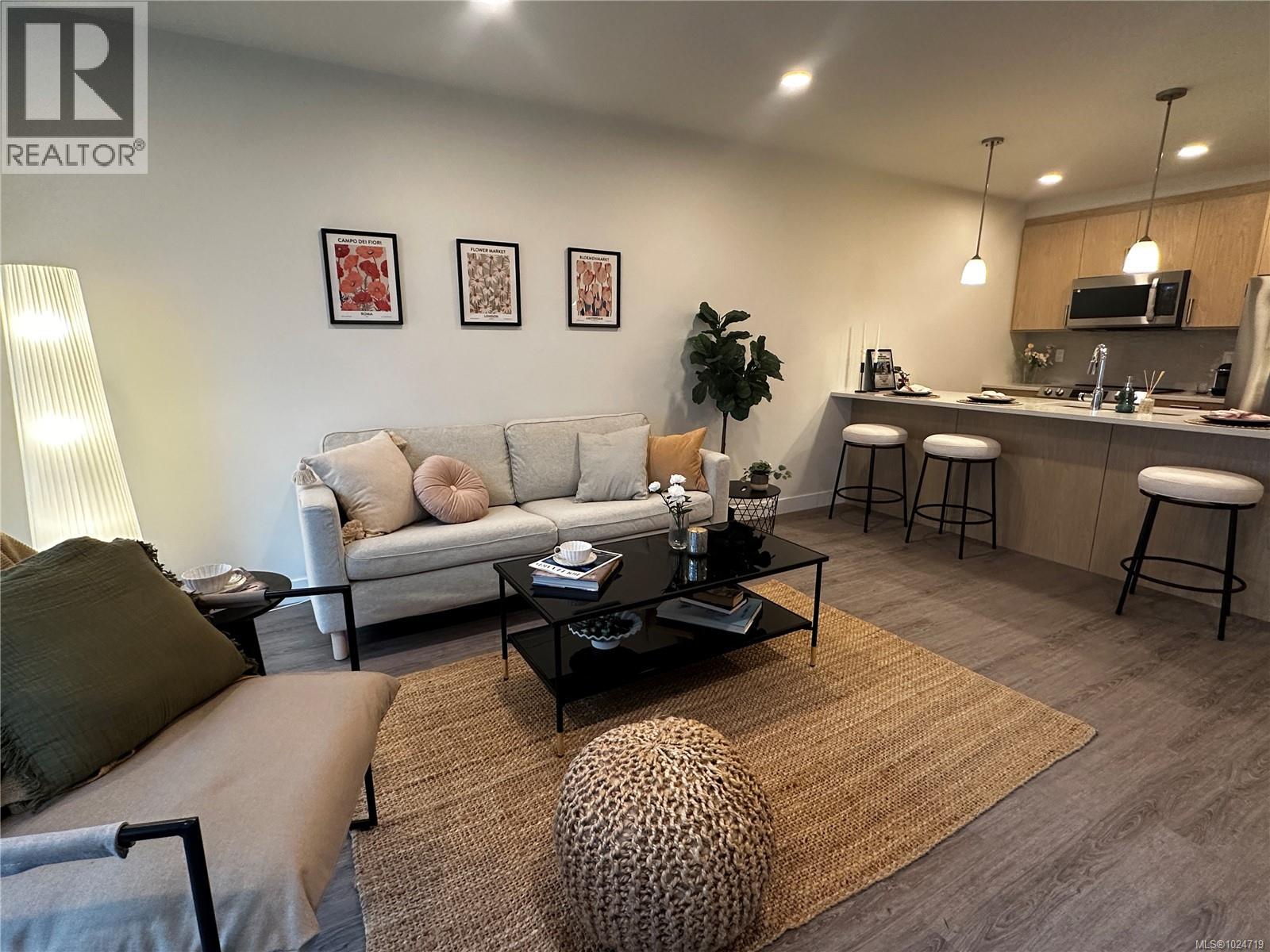 #206 135 HALIBURTON ST - 7