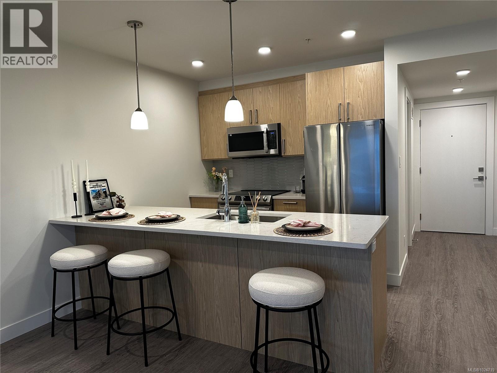 #206 135 HALIBURTON ST - 6