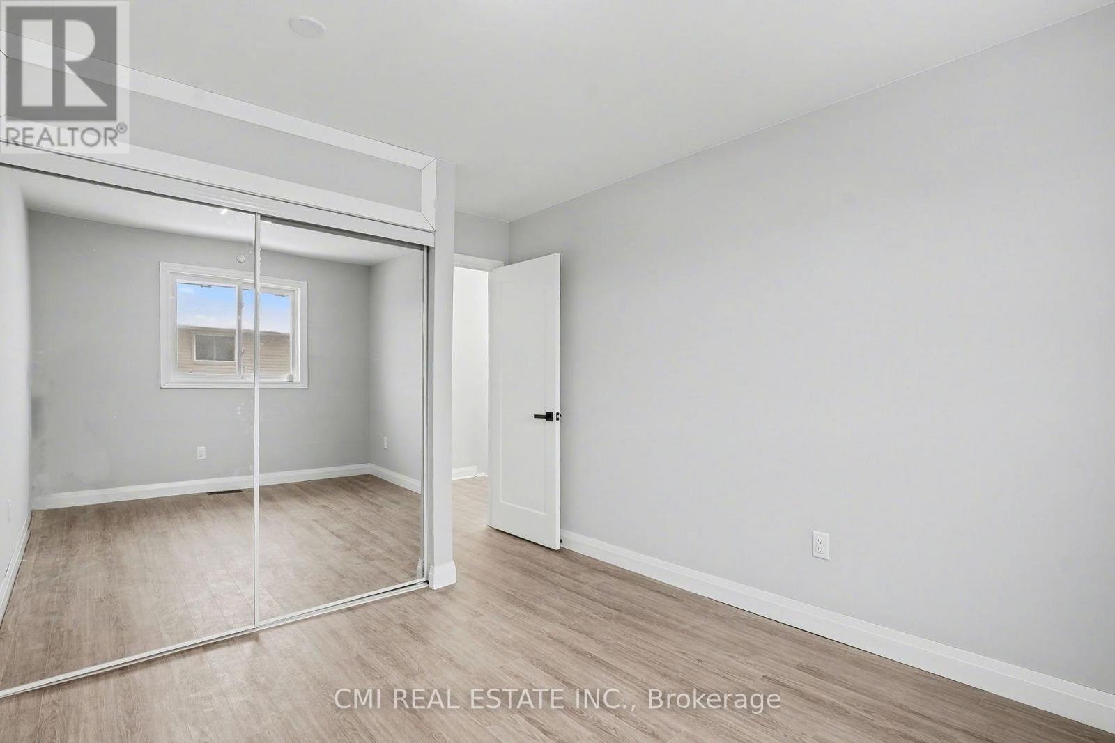 #12 125 SEKURA CRESCENT - 25