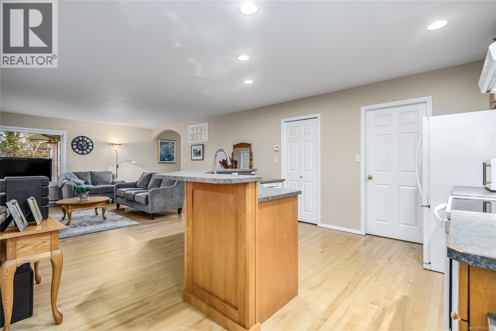 2055 Nevis Pl, Courtenay