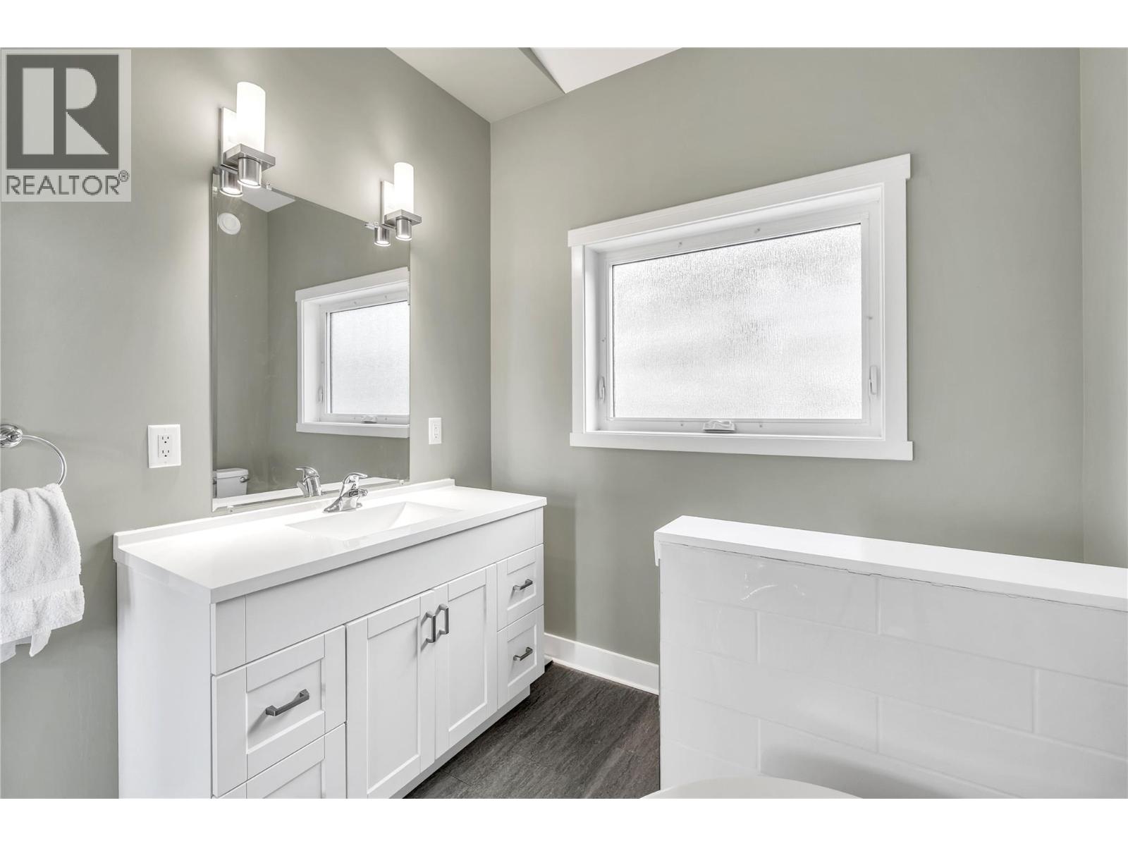 2502 Winifred Road, Naramata