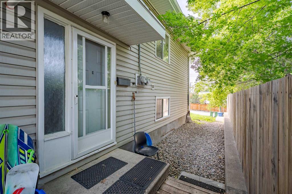 Multi-family House Bi-level for Sale in  Sabrina Road SW Southwood Calgary 