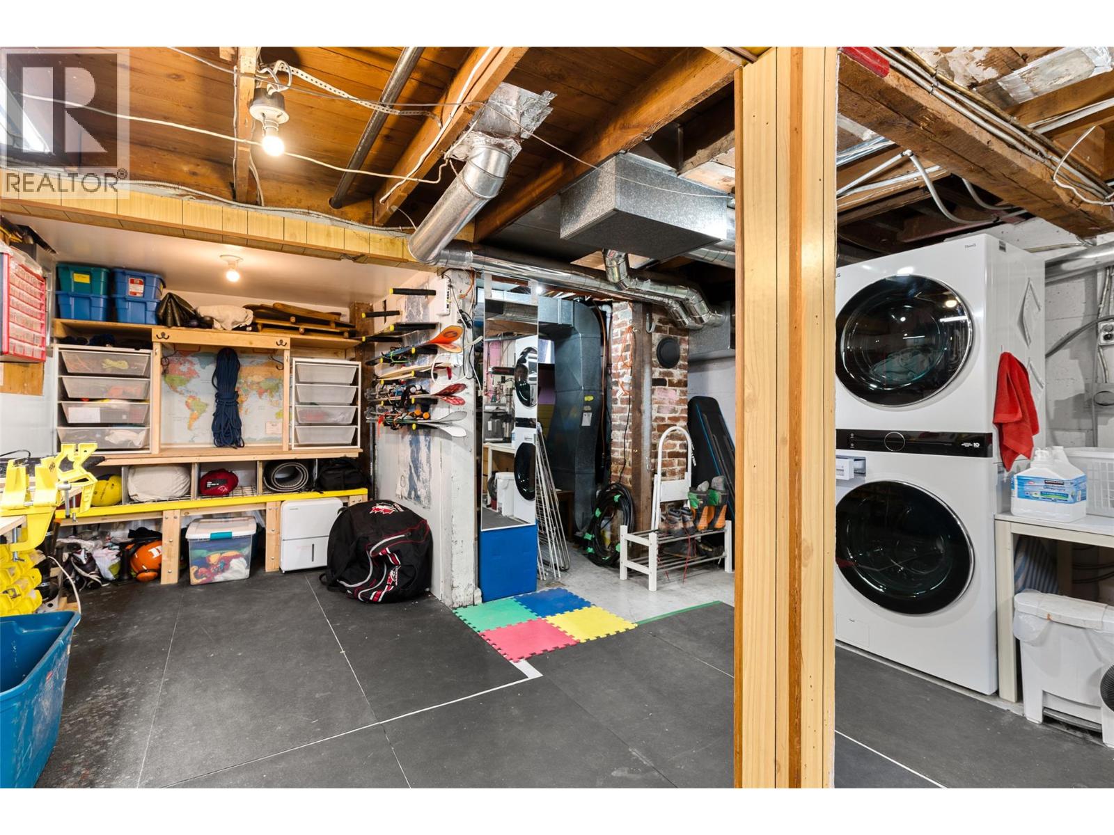 517 Second Street W, Revelstoke