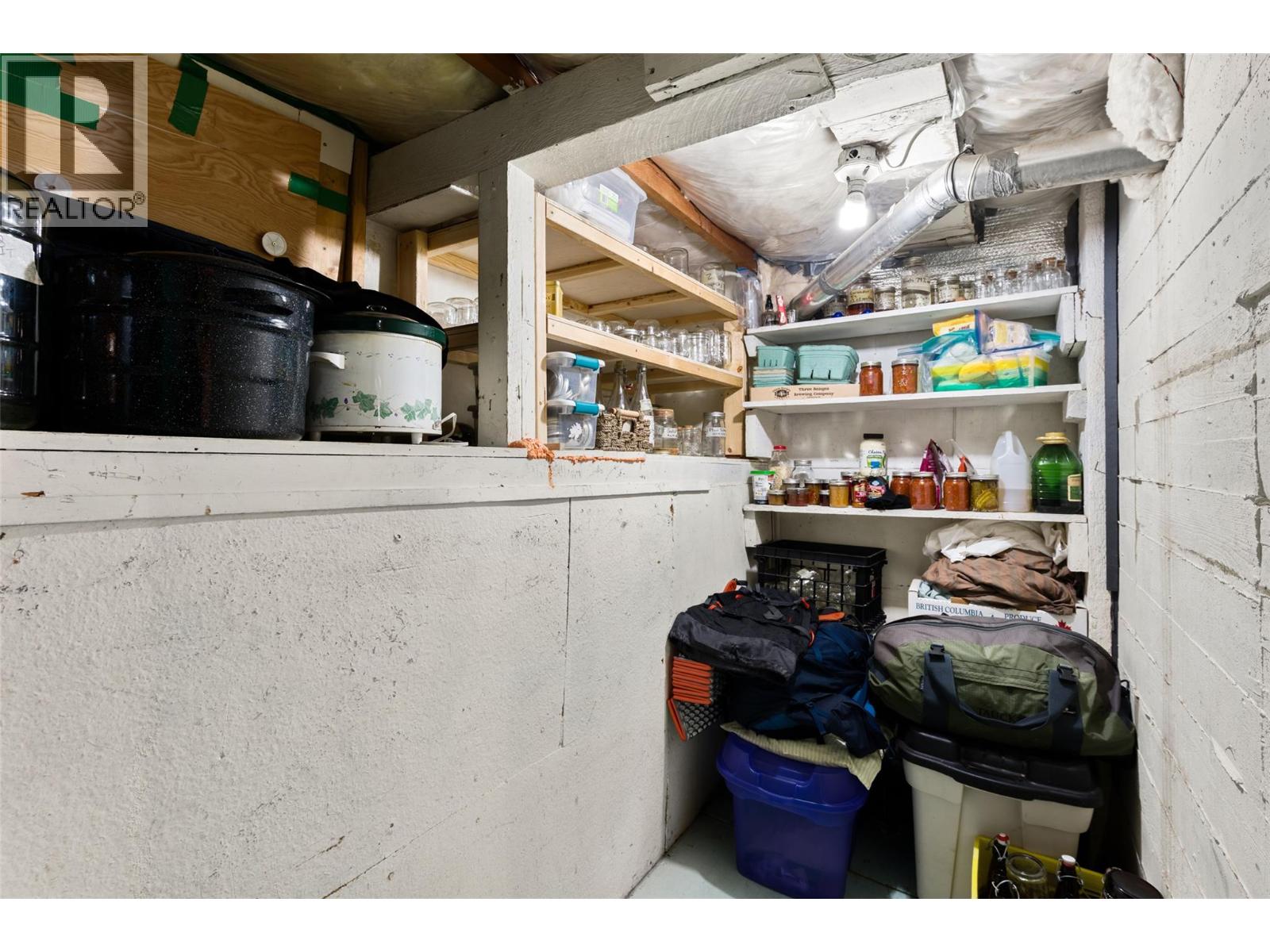 517 Second Street W, Revelstoke