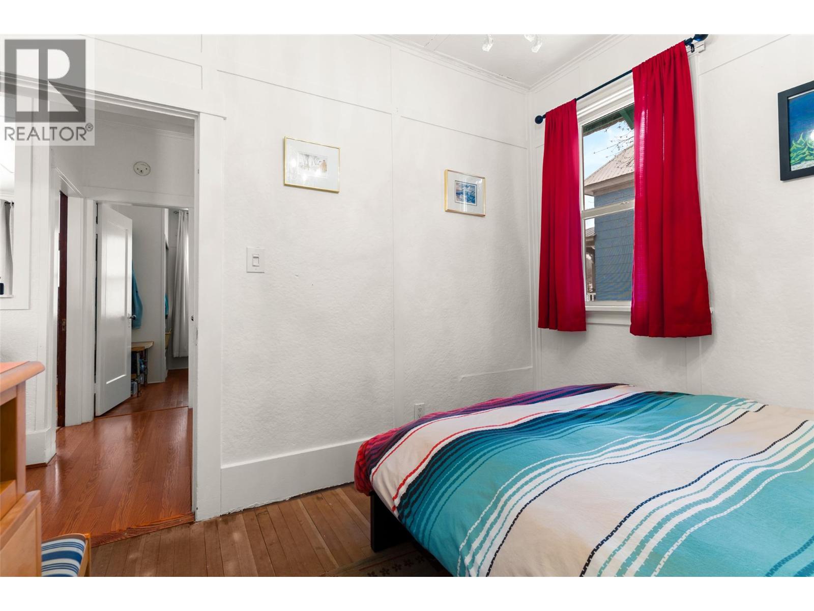 517 Second Street W, Revelstoke