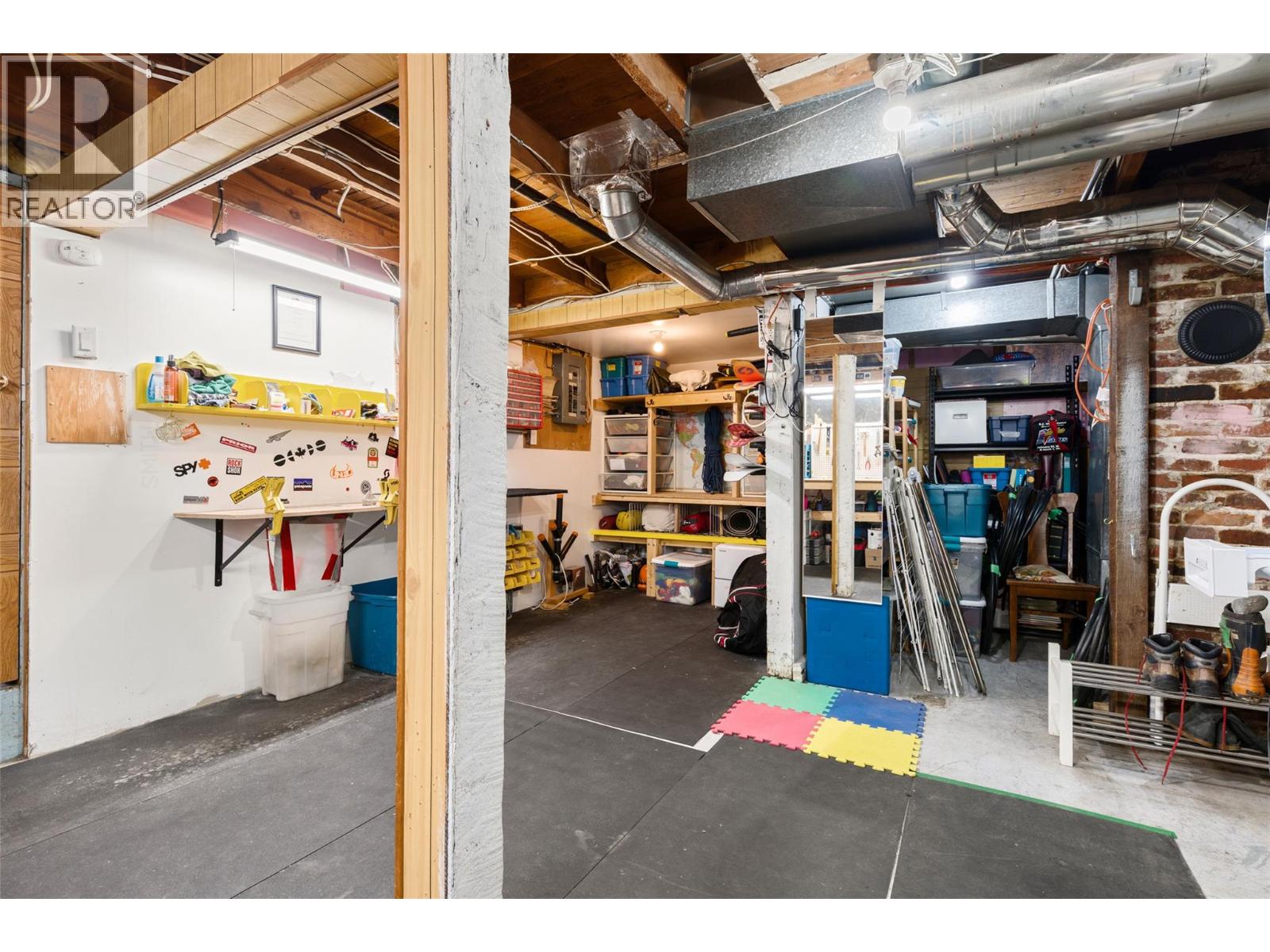 517 Second Street W, Revelstoke