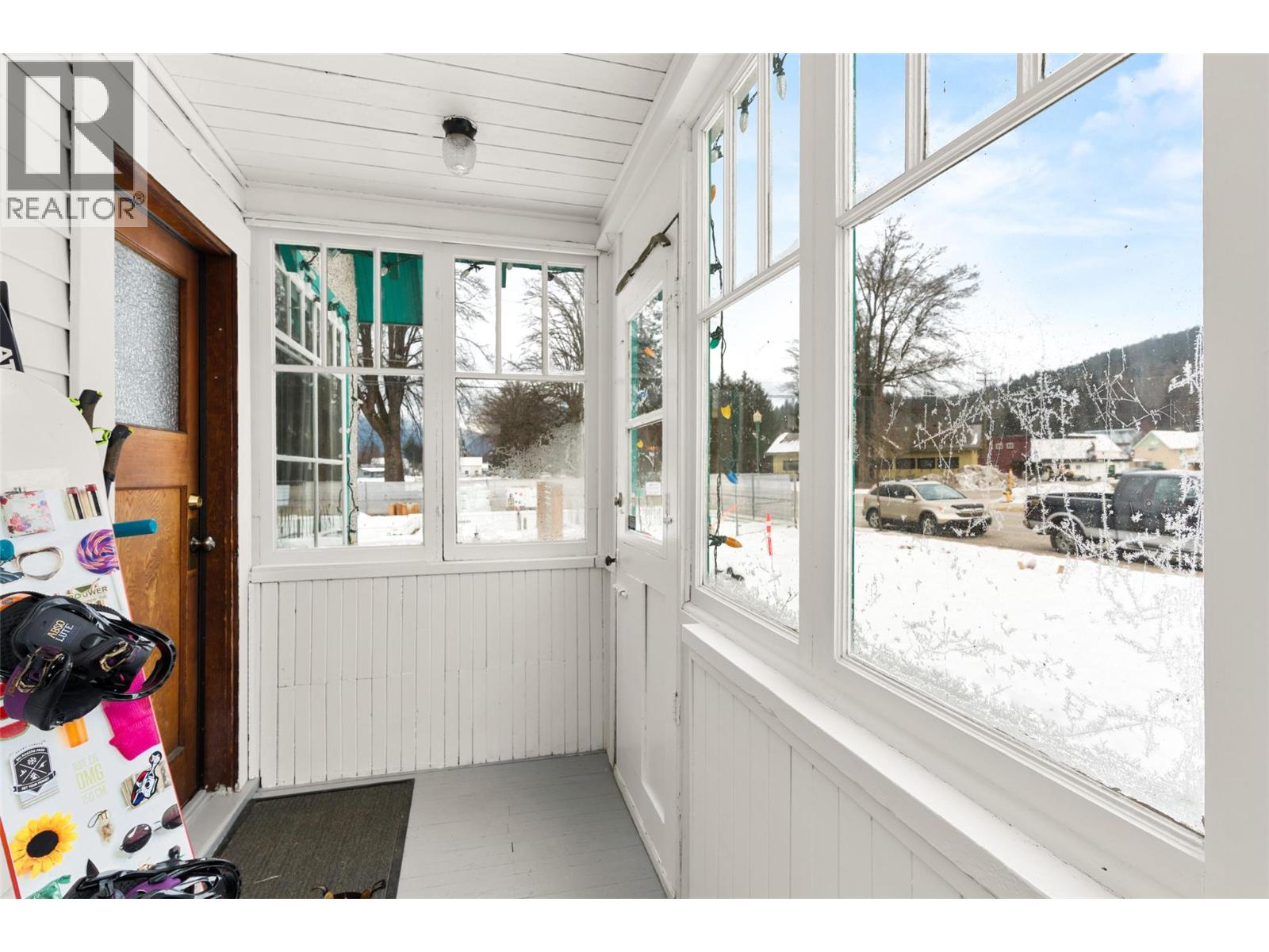 517 Second Street W, Revelstoke