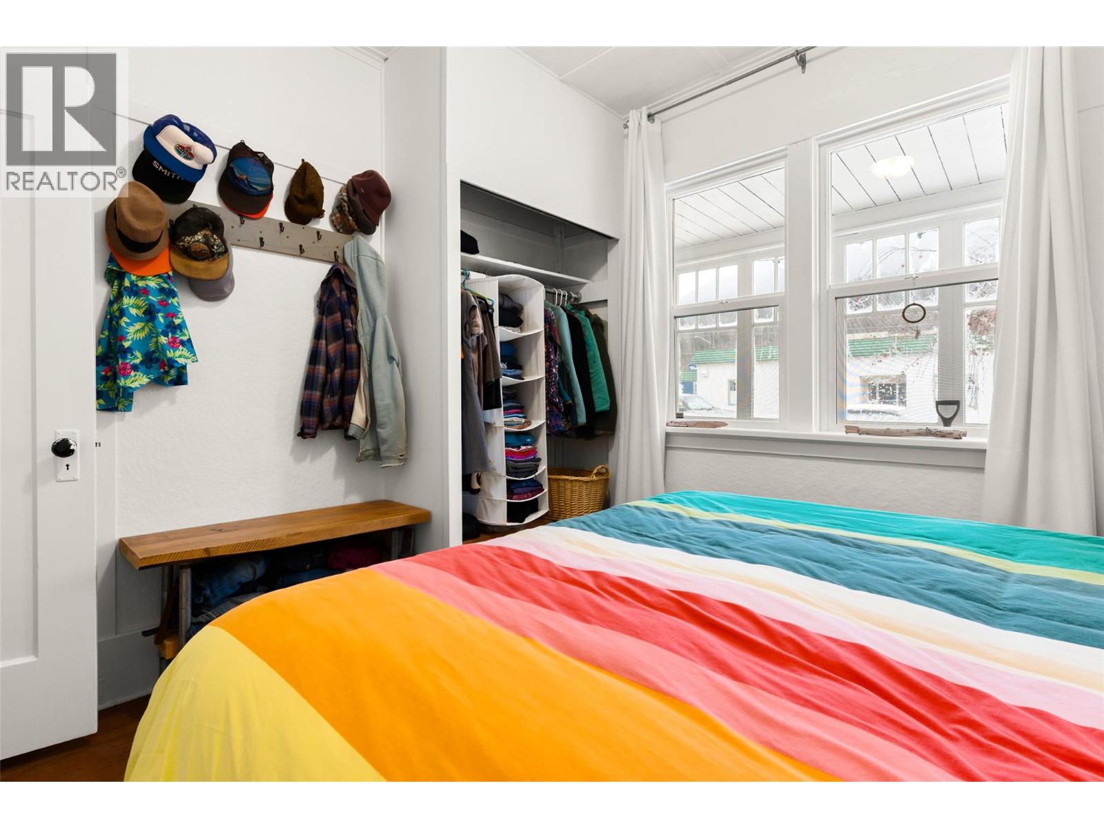 517 Second Street W, Revelstoke