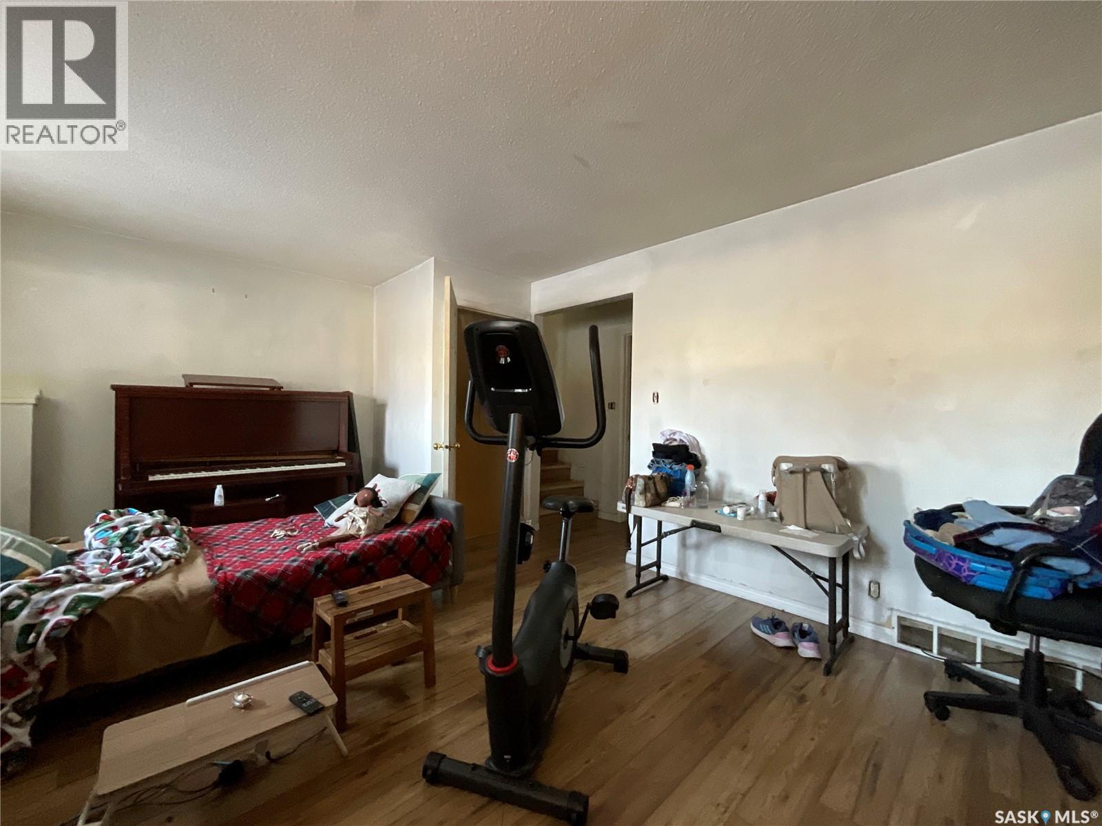 Single Family House for Sale in  Habkirk DRIVE Regina 