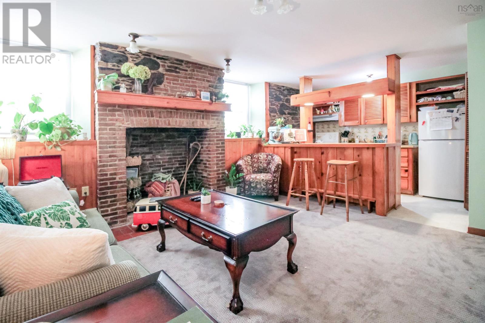 Property 23 of 36 of 5283 South Street