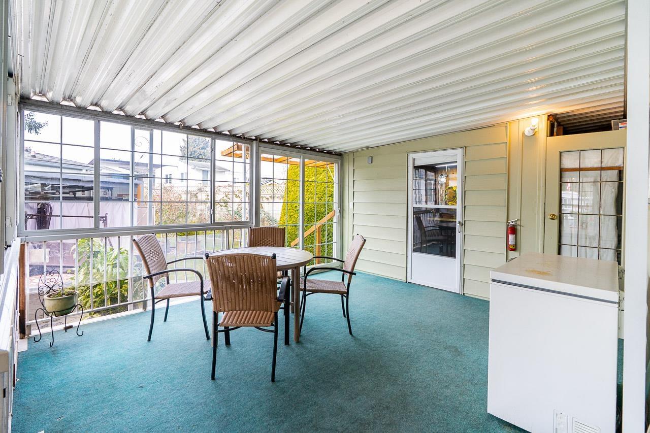 100 15875 20TH AVENUE, Surrey