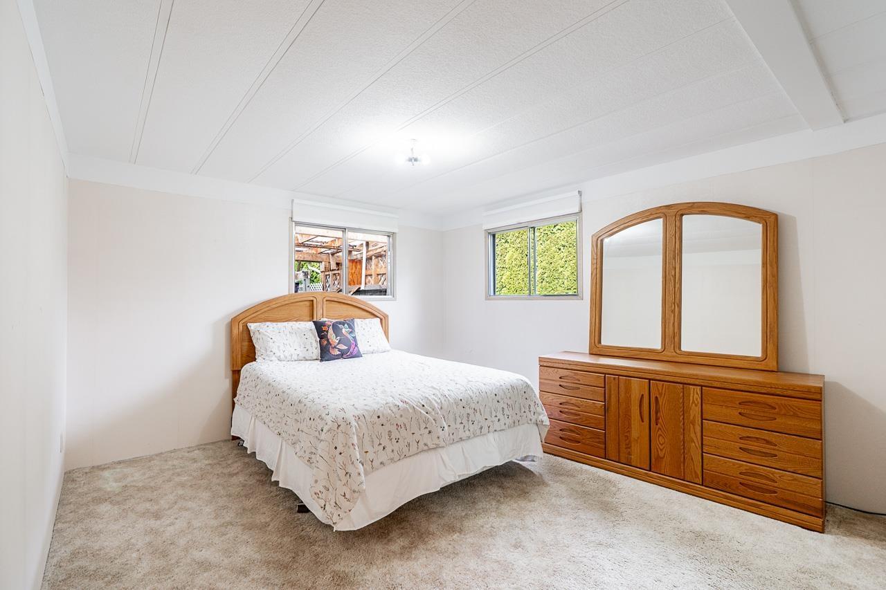 100 15875 20TH AVENUE, Surrey