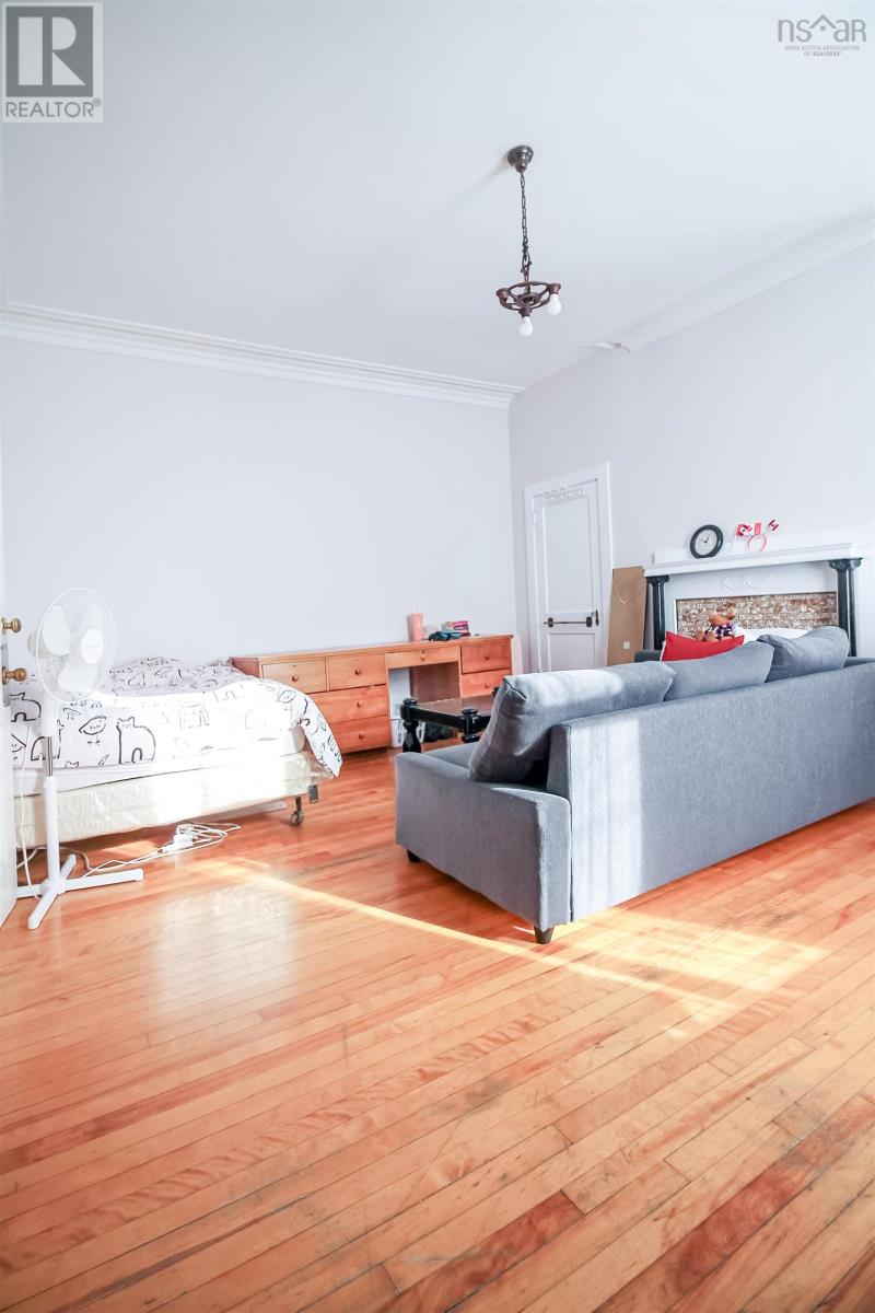 Property 5 of 36 of 5283 South Street