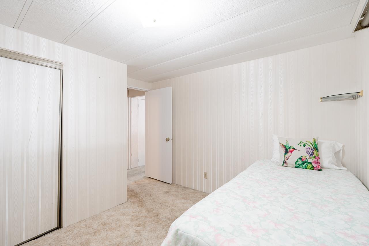 100 15875 20TH AVENUE, Surrey